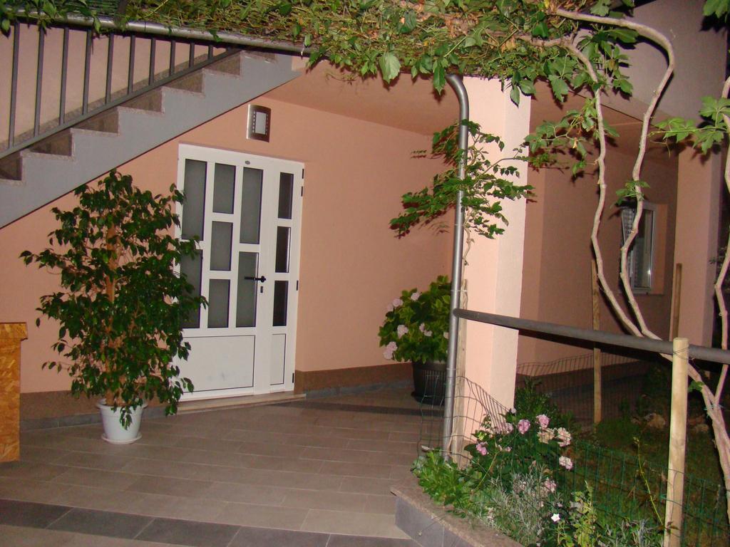 Apartments Ledic Krvavica Esterno foto